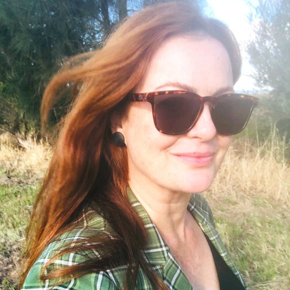 Meet your Posher, Jodie - Picture 1 of 1